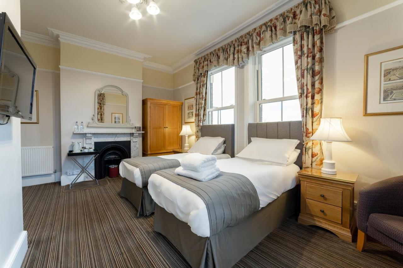 Charades Guest House Hereford Exterior foto