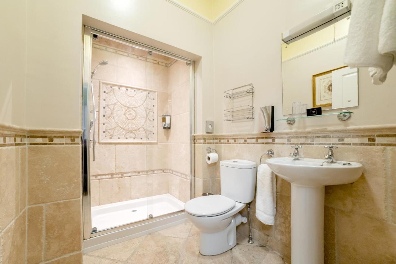 Charades Guest House Hereford Exterior foto
